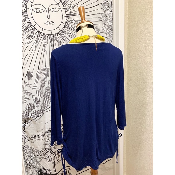 π Amazing flower embroidery top - Picture 7 of 12